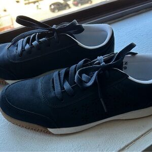 Women’s Cotton Traders blue suede eyelet sneakers trainers size 8